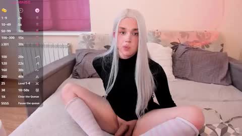 Snapshot of hentailove19 chatting on 09-21-25, 12:18 Eva online show from 09-21-25, 12:18