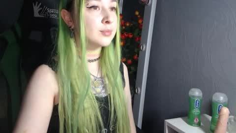 Hentaishiing online show from 12-15-24, 04:48