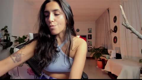 Hello I am Valentina independent Colombian model I love sensuality and pleasure welcome online show from 01-18-25, 02:25