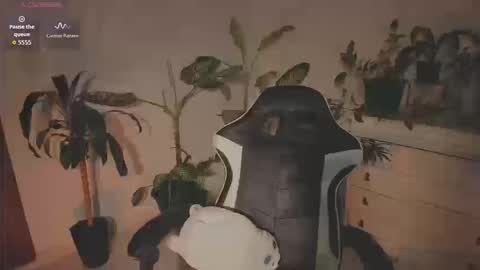 Hello I am Valentina independent Colombian model I love sensuality and pleasure welcome online show from 09-20-25, 03:02