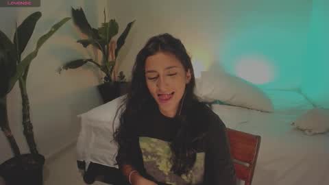 Hello I am Valentina independent Colombian model I love sensuality and pleasure welcome online show from 11-25-25, 12:21