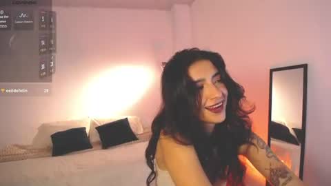 Hello I am Valentina independent Colombian model I love sensuality and pleasure welcome online show from 07-28-26, 10:09