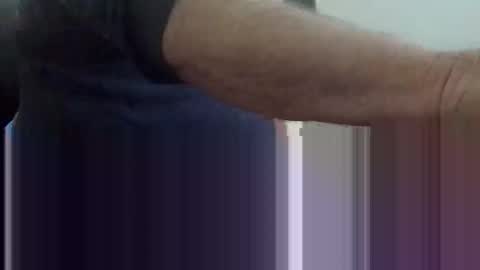 Snapshot of herbee510 chatting on 11-19-25, 03:34 herbee510 online show from 11-19-25, 03:34