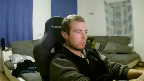 Snapshot of herbstenden chatting on 01-13-26, 07:19 John Pearl online show from 01-13-26, 07:19