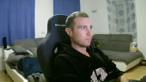 Snapshot of herbstenden chatting on 02-17-26, 06:58 John Pearl online show from 02-17-26, 06:58