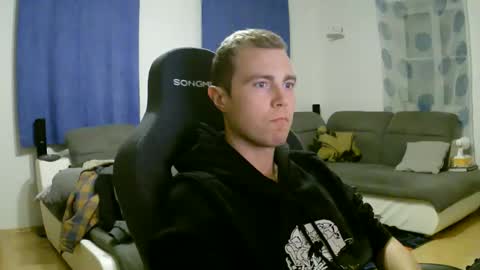 Snapshot of herbstenden chatting on 03-01-26, 08:00 John Pearl online show from 03-01-26, 08:00