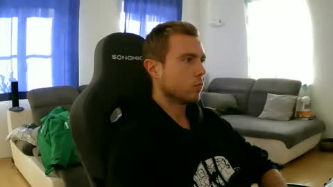 Snapshot of herbstenden chatting on 03-11-26, 02:01 John Pearl online show from 03-11-26, 02:01