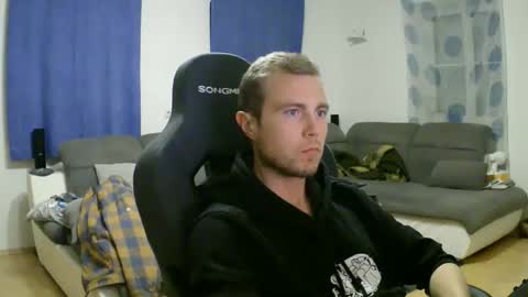 Snapshot of herbstenden chatting on 03-13-26, 08:04 John Pearl online show from 03-13-26, 08:04