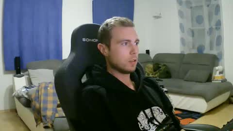 Snapshot of herbstenden chatting on 03-14-26, 09:53 John Pearl online show from 03-14-26, 09:53