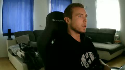 Snapshot of herbstenden chatting on 03-20-26, 04:23 John Pearl online show from 03-20-26, 04:23