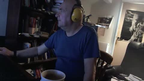 Snapshot of hermeneutika chatting on 01-09-25, 08:45 mature online show from 01-09-25, 08:45