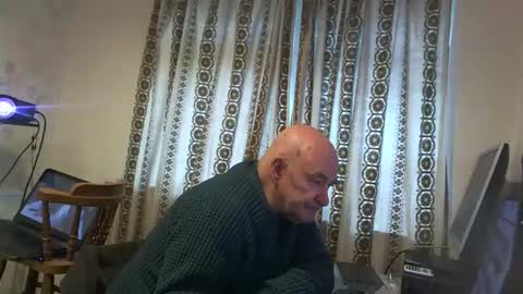 Snapshot of hermeneutika chatting on 01-23-25, 10:11 mature online show from 01-23-25, 10:11