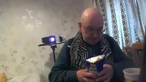 Snapshot of hermeneutika chatting on 11-27-25, 10:39 mature online show from 11-27-25, 10:39