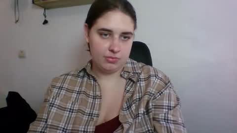 hess_luna_ online show from 10-09-25, 09:07