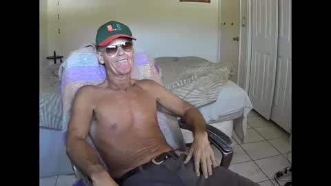 hewes1 online show from 11-17-25, 08:36