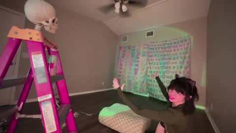 salem online show from 12-15-24, 07:02