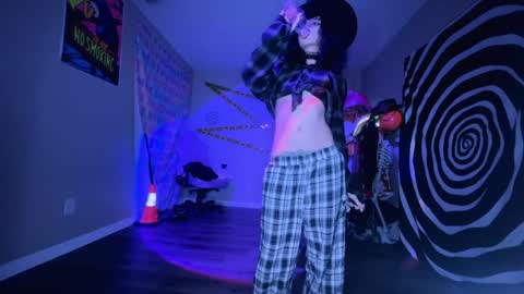 salem online show from 11-17-25, 02:39