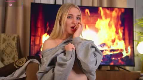 Snapshot of hey_becky chatting on 02-10-26, 07:01 Becky online show from 02-10-26, 07:01