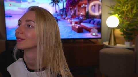 Snapshot of hey_becky chatting on 02-13-26, 08:43 Becky online show from 02-13-26, 08:43