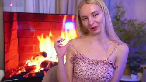 Snapshot of hey_becky chatting on 02-19-26, 08:10 Becky online show from 02-19-26, 08:10