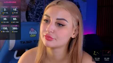 Snapshot of hey_cassie chatting on 10-30-25, 04:08 hey_cassie online show from 10-30-25, 04:08