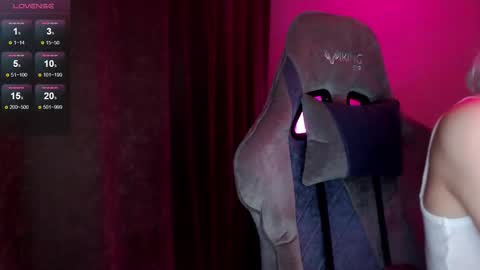  Nora  online show from 09-22-25, 04:14