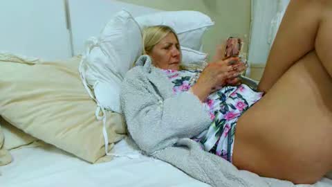 Snapshot of heyheygrey chatting on 11-15-25, 06:48 Heyheygrey online show from 11-15-25, 06:48