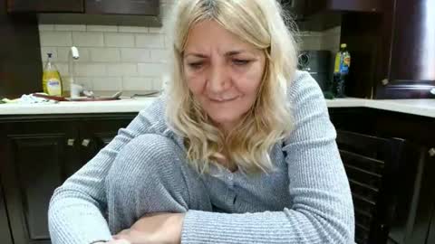 Snapshot of heyheygrey chatting on 11-22-25, 10:14 Heyheygrey online show from 11-22-25, 10:14