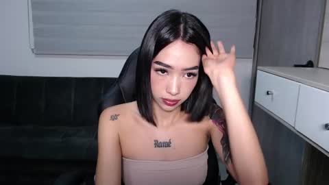 Laura online show from 06-10-26, 03:50