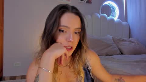 Snapshot of heymartina chatting on 11-24-25, 02:17 Martina Ricci Show schedule Monday to Friday 8am colombia time I work some weekends online show from 11-24-25, 02:17