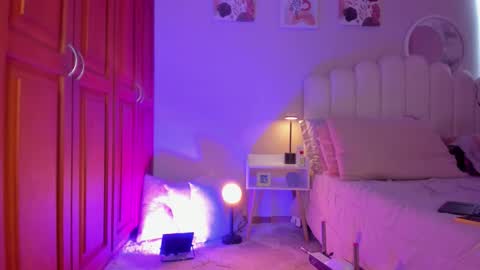 Martina Ricci Show schedule Monday to Friday 8am colombia time I work some weekends  online show from 02-23-26, 02:03