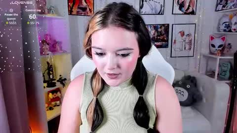 Snapshot of heymarybaby chatting on 09-15-25, 09:09 Amazing Mary  online show from 09-15-25, 09:09