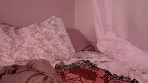 Snapshot of heytheretigers chatting on 09-18-25, 01:13 Lollie Bam Tesoro online show from 09-18-25, 01:13