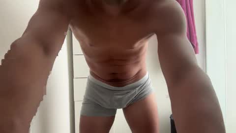 hhernan1 online show from 02-13-26, 06:59