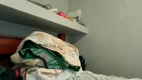 Snapshot of hhhcrh chatting on 02-15-25, 06:33 jafet online show from 02-15-25, 06:33