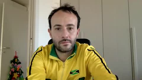 Snapshot of hhombre chatting on 12-19-25, 01:40 hhombre online show from 12-19-25, 01:40