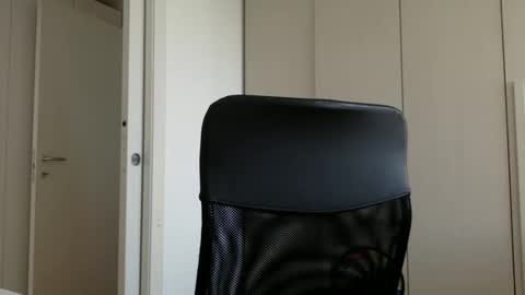 Snapshot of hhombre chatting on 01-08-26, 08:49 hhombre online show from 01-08-26, 08:49