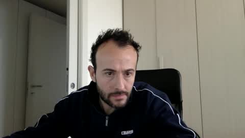 Snapshot of hhombre chatting on 01-15-26, 10:42 hhombre online show from 01-15-26, 10:42