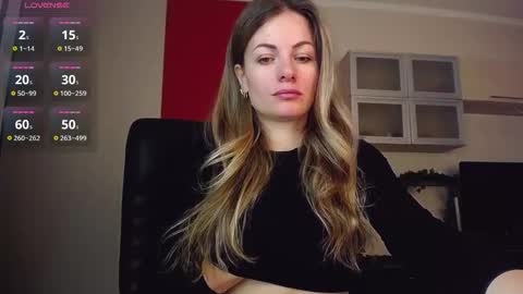 Lina online show from 11-09-25, 10:02