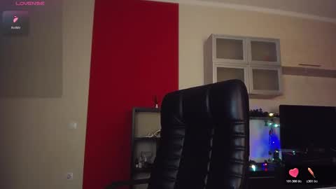 Lina online show from 01-13-26, 05:35