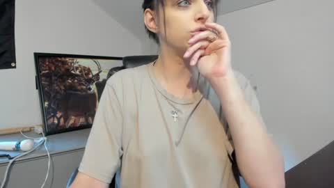 Paige online show from 09-17-25, 01:13