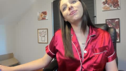 Paige online show from 09-29-25, 01:27