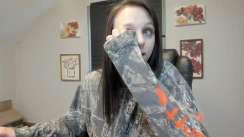 Paige online show from 10-02-25, 01:40