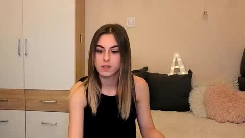 Ana online show from 10-18-25, 03:02