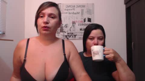Snapshot of hidden_tinna chatting on 10-01-25, 11:27 Tinna online show from 10-01-25, 11:27
