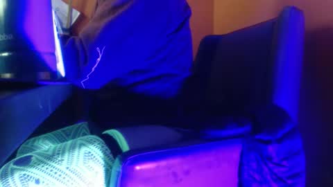 high__five online show from 12-19-25, 06:42