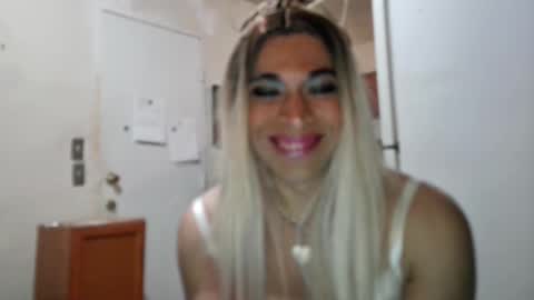 Snapshot of hihheelstranny chatting on 02-14-25, 06:12 hihheelstranny online show from 02-14-25, 06:12