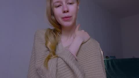 Chloe online show from 11-24-25, 05:29