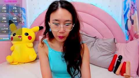 Snapshot of hikori_ chatting on 12-12-24, 01:43 Hikori online show from 12-12-24, 01:43