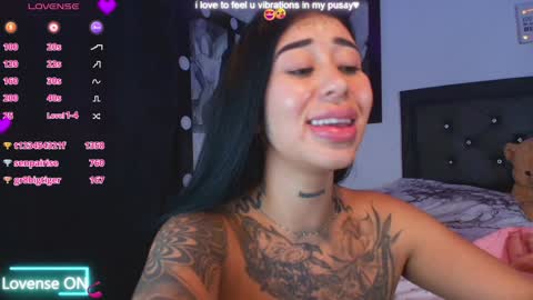Snapshot of hilary_jones_22 chatting on 01-20-25, 01:50 LUNA new account  FOLLOW ME online show from 01-20-25, 01:50